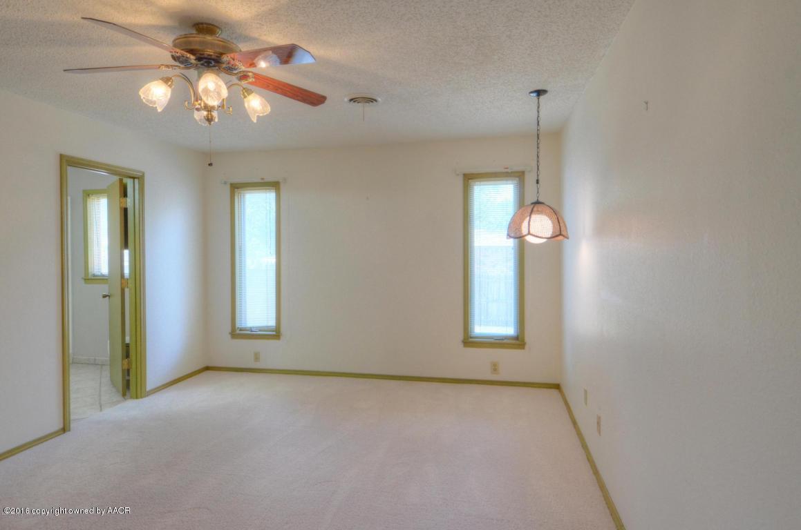 25 Kendall Road Amarillo, TX 79124 - Photo 10 of 19 master bedroom