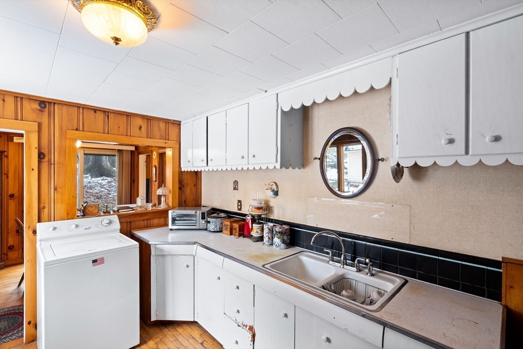 9 Castle Rock Road Saugus, MA 01906 - Photo 17 of 31 Gallery Image 17