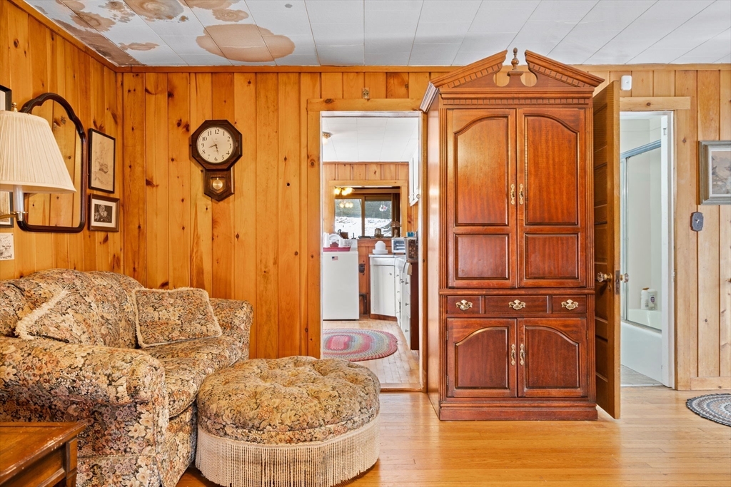 9 Castle Rock Road Saugus, MA 01906 - Photo 10 of 31 Gallery Image 10