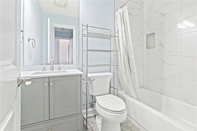 $2,400 | 333 Julia Street, Unit 311, New Orleans, LA 70130