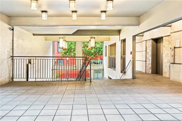 $2,400 | 333 Julia Street, Unit 311, New Orleans, LA 70130