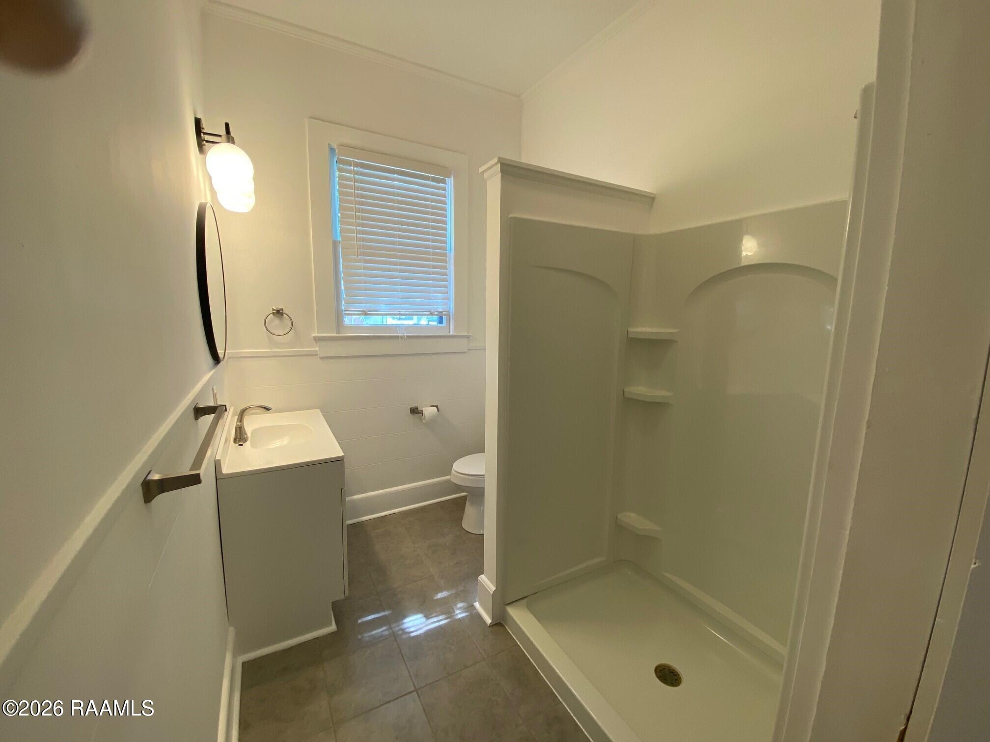 519 Madison Street Lafayette, LA 70501 - Photo 28 of 35 Bathroom2
