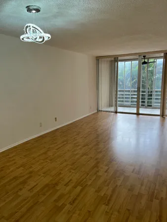 $2,400 | 9470 Live Oak Place, Unit 204, Davie, FL 33324