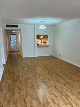 $2,400 | 9470 Live Oak Place, Unit 204, Davie, FL 33324