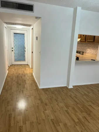 $2,400 | 9470 Live Oak Place, Unit 204, Davie, FL 33324