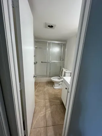 $2,400 | 9470 Live Oak Place, Unit 204, Davie, FL 33324