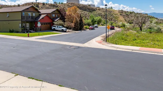 a view of houses with entertaining space