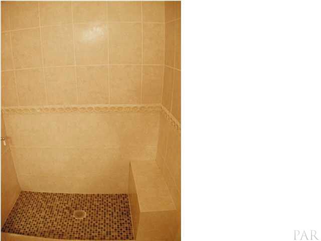 1045 Farmington Road Pensacola, FL 32504 - Photo 12 of 24 Gallery Image 12