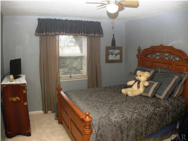 1045 Farmington Road Pensacola, FL 32504 - Photo 13 of 24 2nd Bedroom