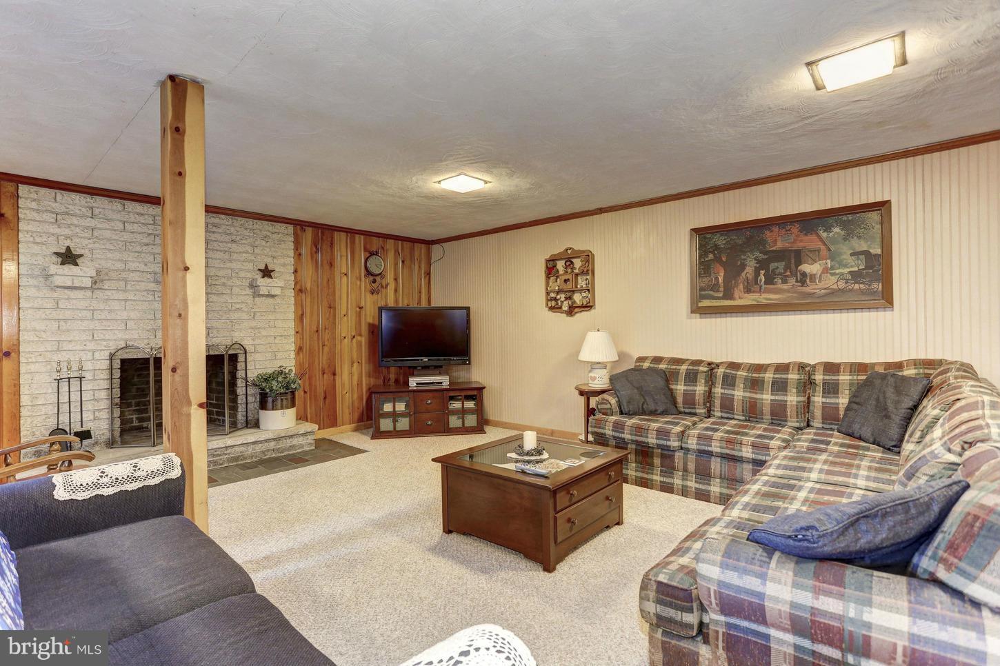 3963 Baptist Road Taneytown, MD 21787 - Photo 15 of 29 Family Room