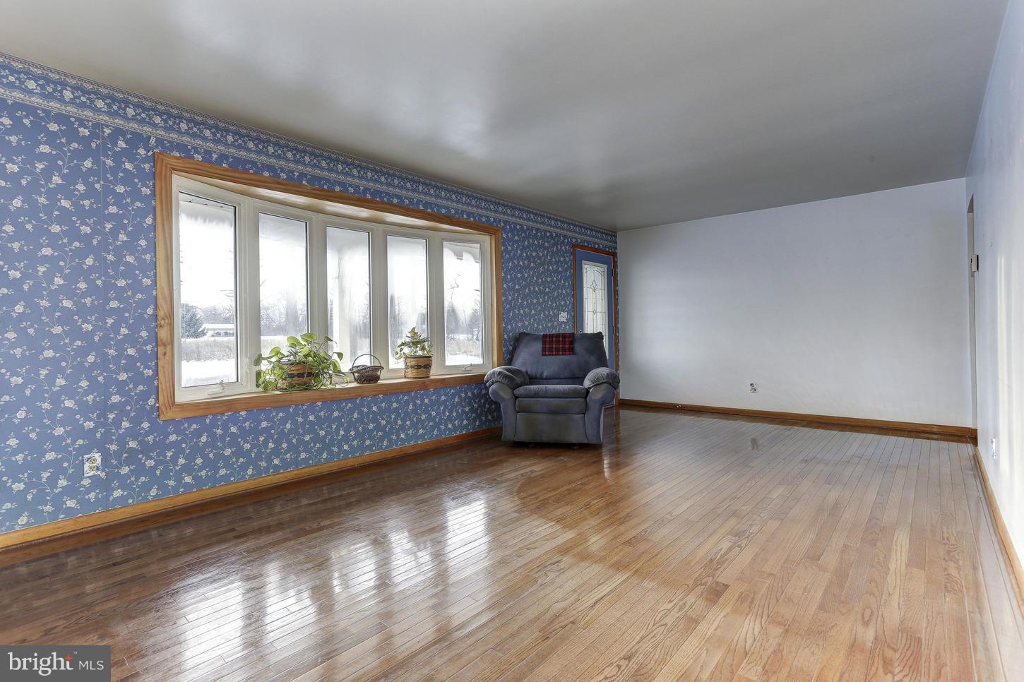 3963 Baptist Road Taneytown, MD 21787 - Photo 4 of 29 Living Room