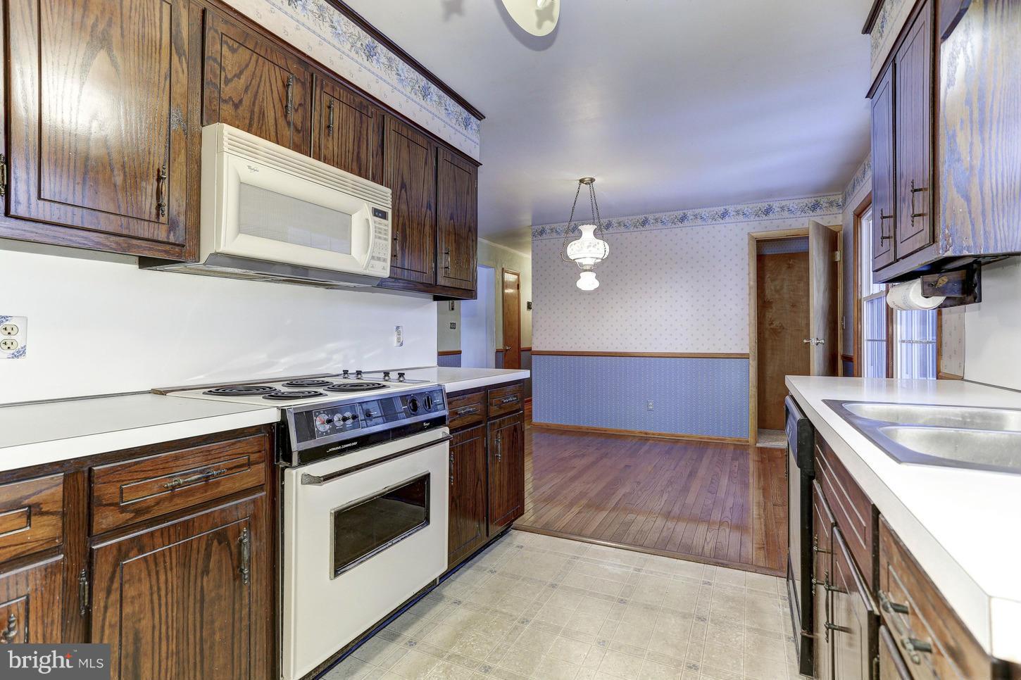 3963 Baptist Road Taneytown, MD 21787 - Photo 6 of 29 Kitchen