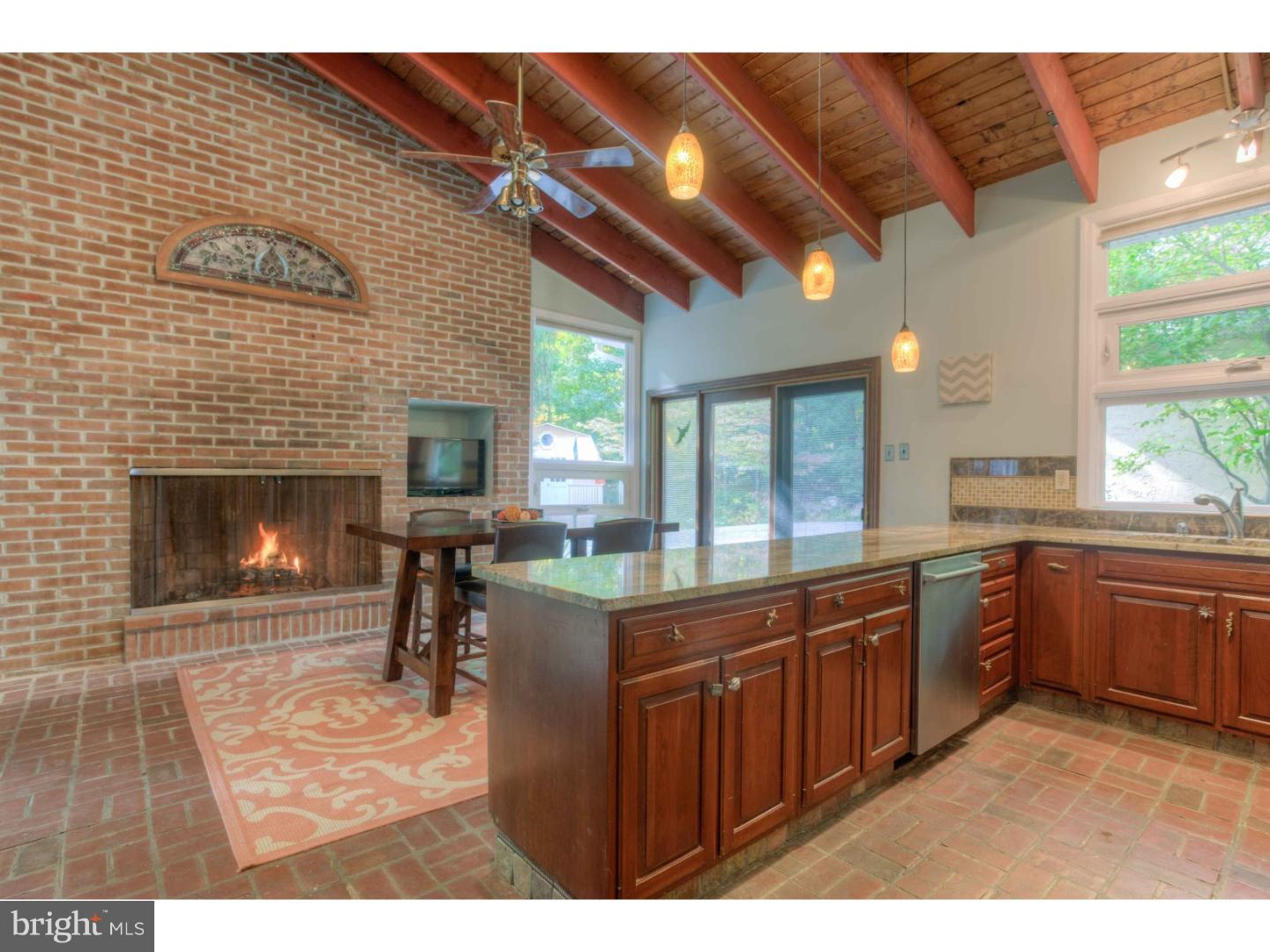 733 Hemlock Road Media, PA 19063 - Photo 7 of 25 Kitchen