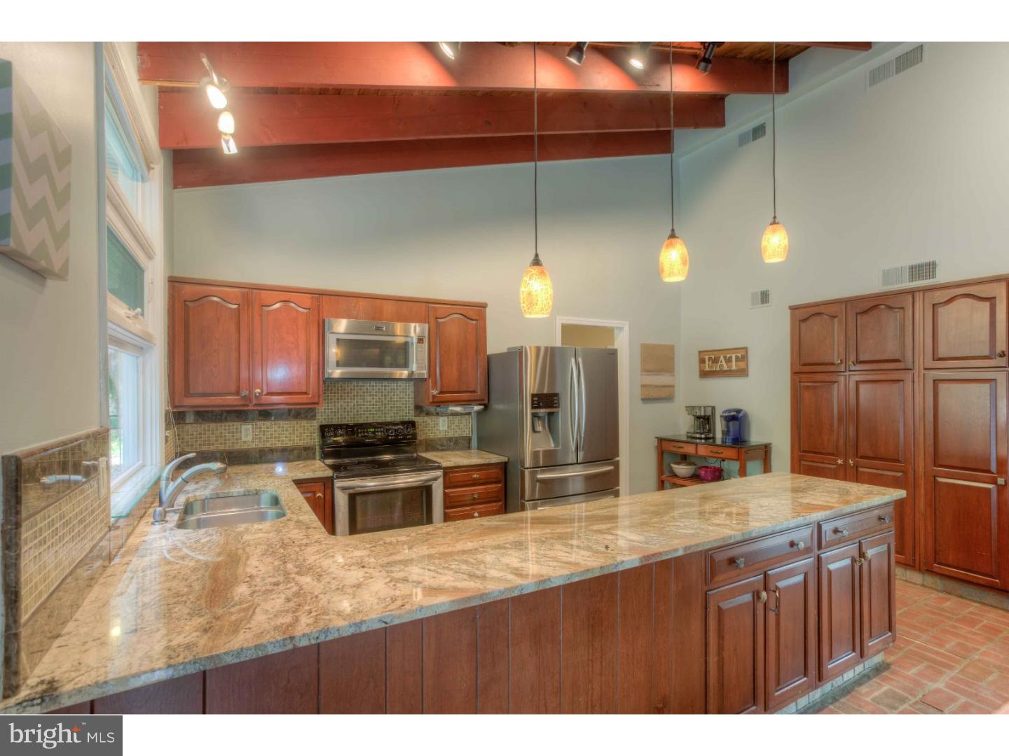 733 Hemlock Road Media, PA 19063 - Photo 9 of 25 Kitchen