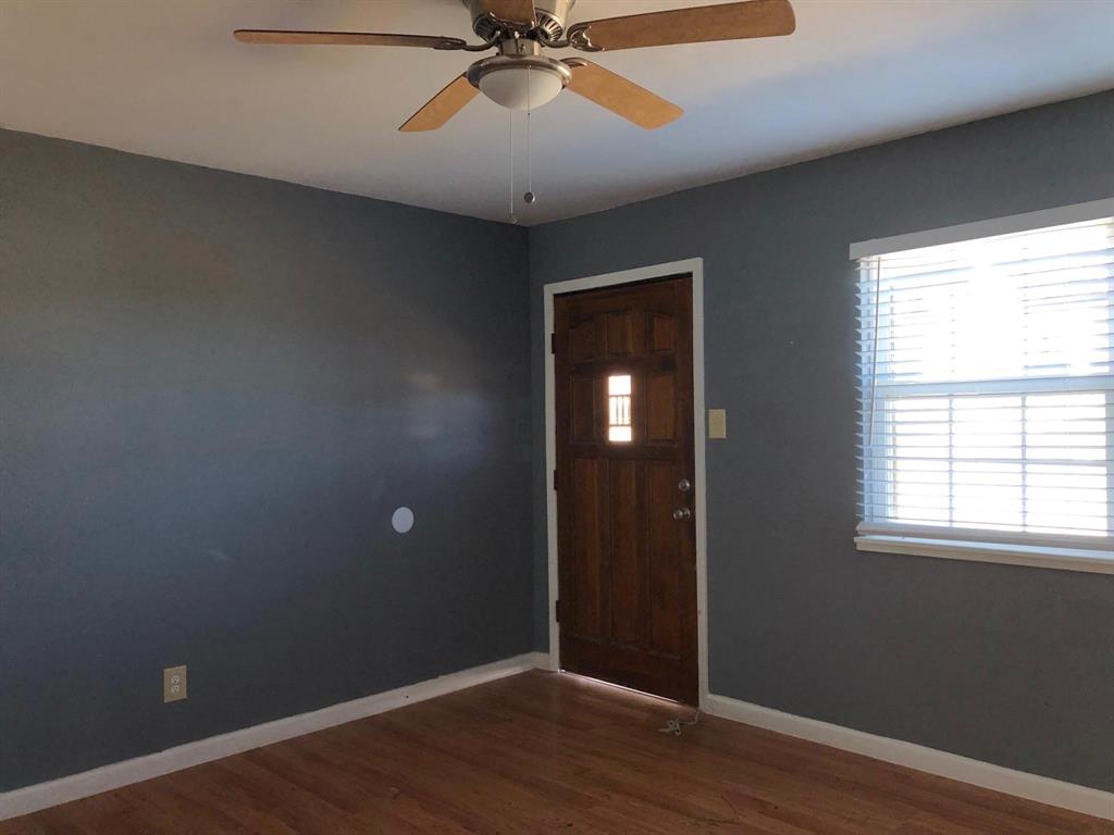 620 East Sears Street Denison, TX 75021 - Photo 3 of 19