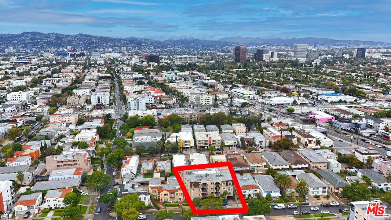 8555 Cashio Street, Unit PH4 Los Angeles, CA 90035 - Photo 36 of 43 an aerial view of city