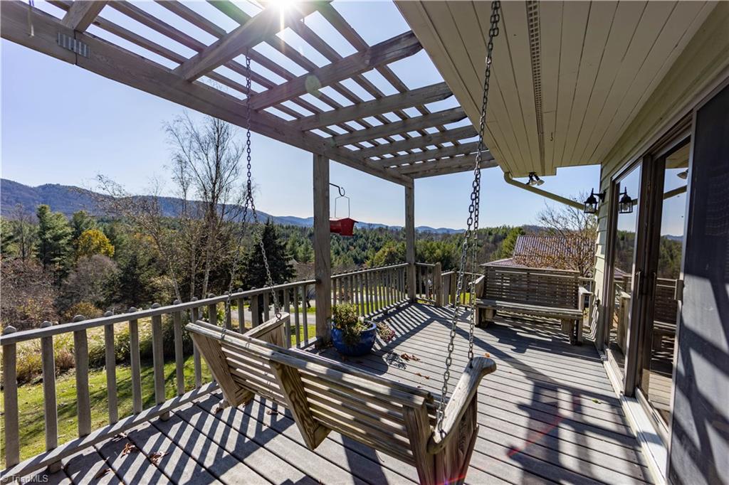 489 Buckeye Ridge Run Sparta, NC 28675 - Photo 3 of 50