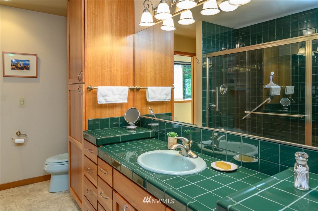 28633 99th Avenue Southwest Vashon, WA 98070 - Photo 14 of 25 Gallery Image 14