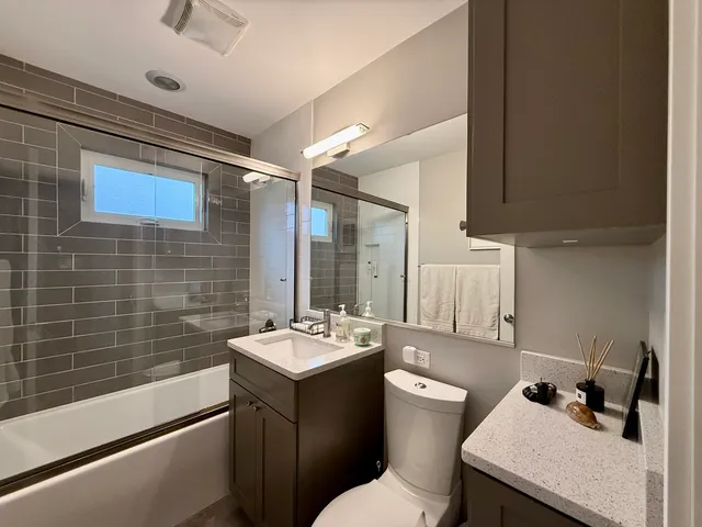 $399,999 | 9847 South Millard Avenue, Evergreen Park, IL 60805