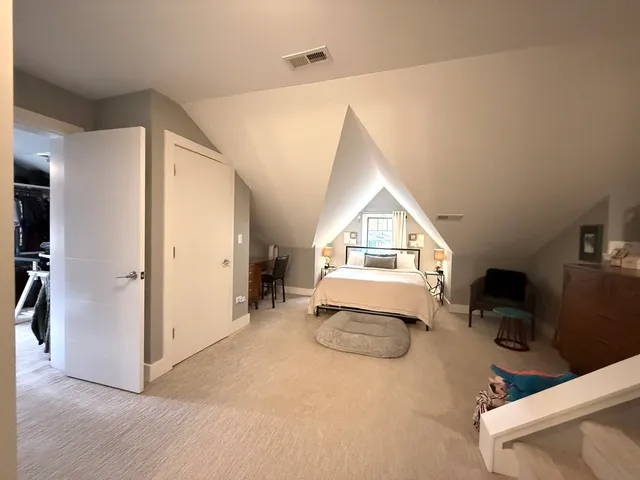 $399,999 | 9847 South Millard Avenue, Evergreen Park, IL 60805