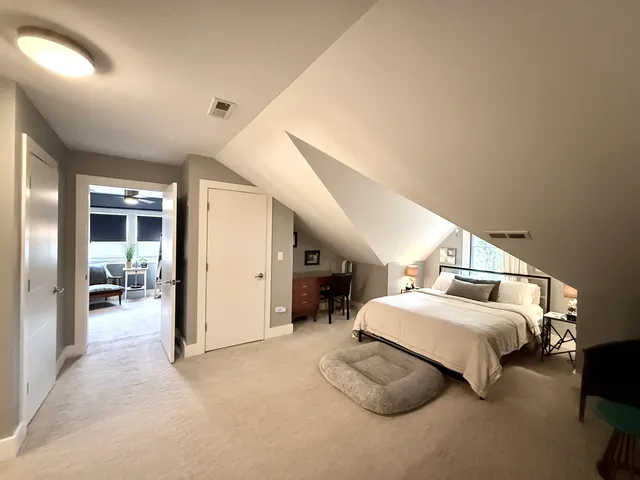 $399,999 | 9847 South Millard Avenue, Evergreen Park, IL 60805