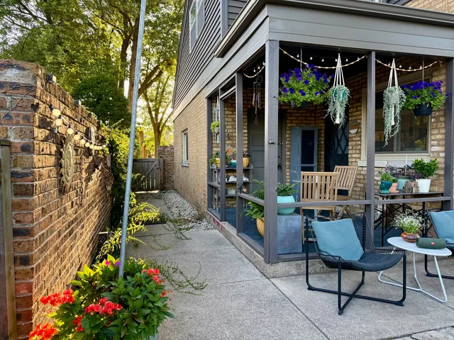 $399,999 | 9847 South Millard Avenue, Evergreen Park, IL 60805