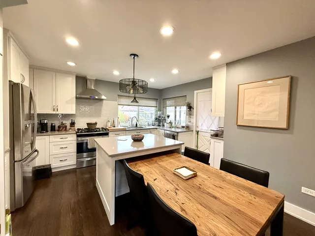 $399,999 | 9847 South Millard Avenue, Evergreen Park, IL 60805