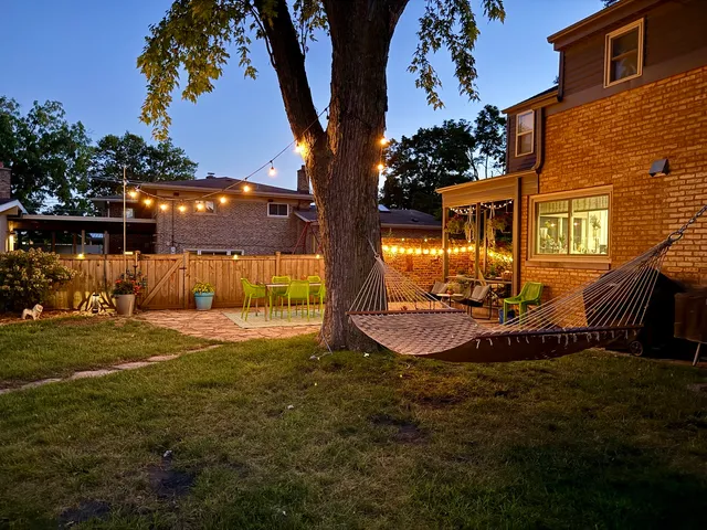 $399,999 | 9847 South Millard Avenue, Evergreen Park, IL 60805