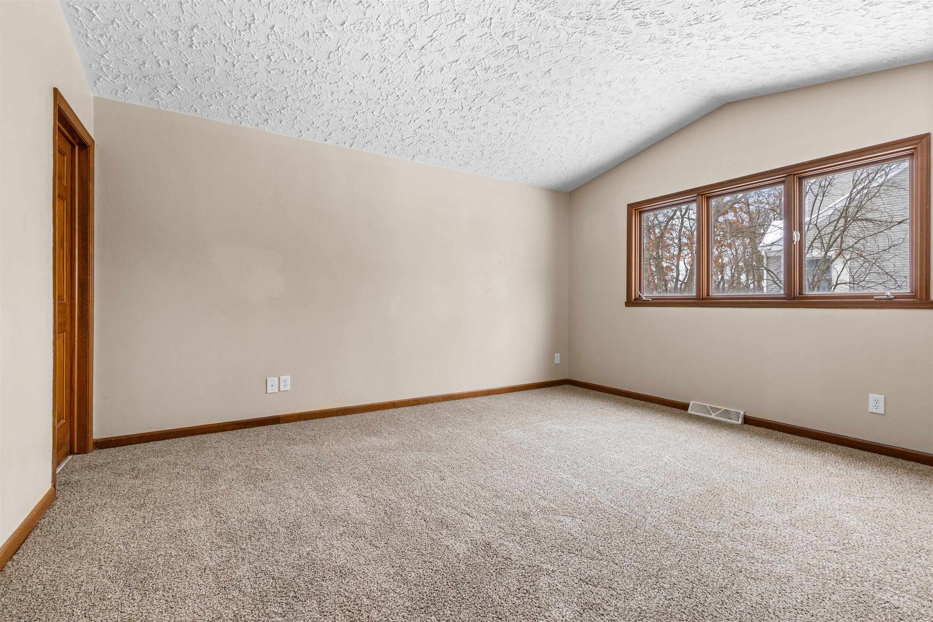 11738 Southgate Road Roscoe, IL 61073 - Photo 8 of 27