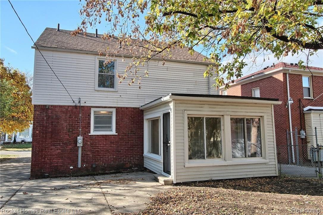 17170 Annchester Road Detroit, MI 48219 - Photo 24 of 26 Rear.jpg