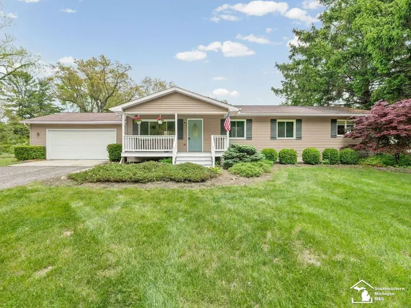$289,900 | 2037 Meanwell Road, Dundee, MI 48131