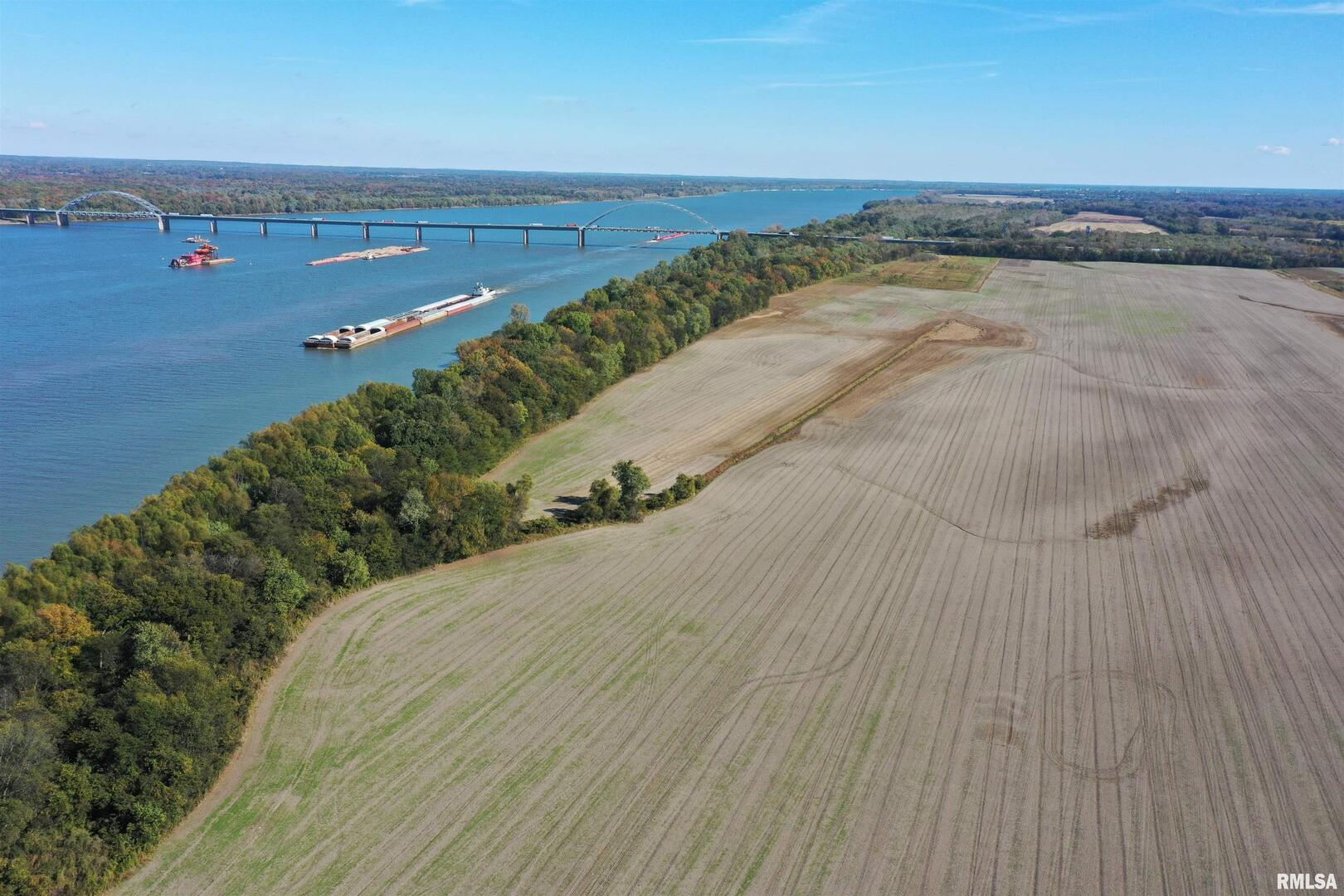 5465 Noble Road Paducah, KY 42001 - Photo 21 of 60 a view of an ocean and beach