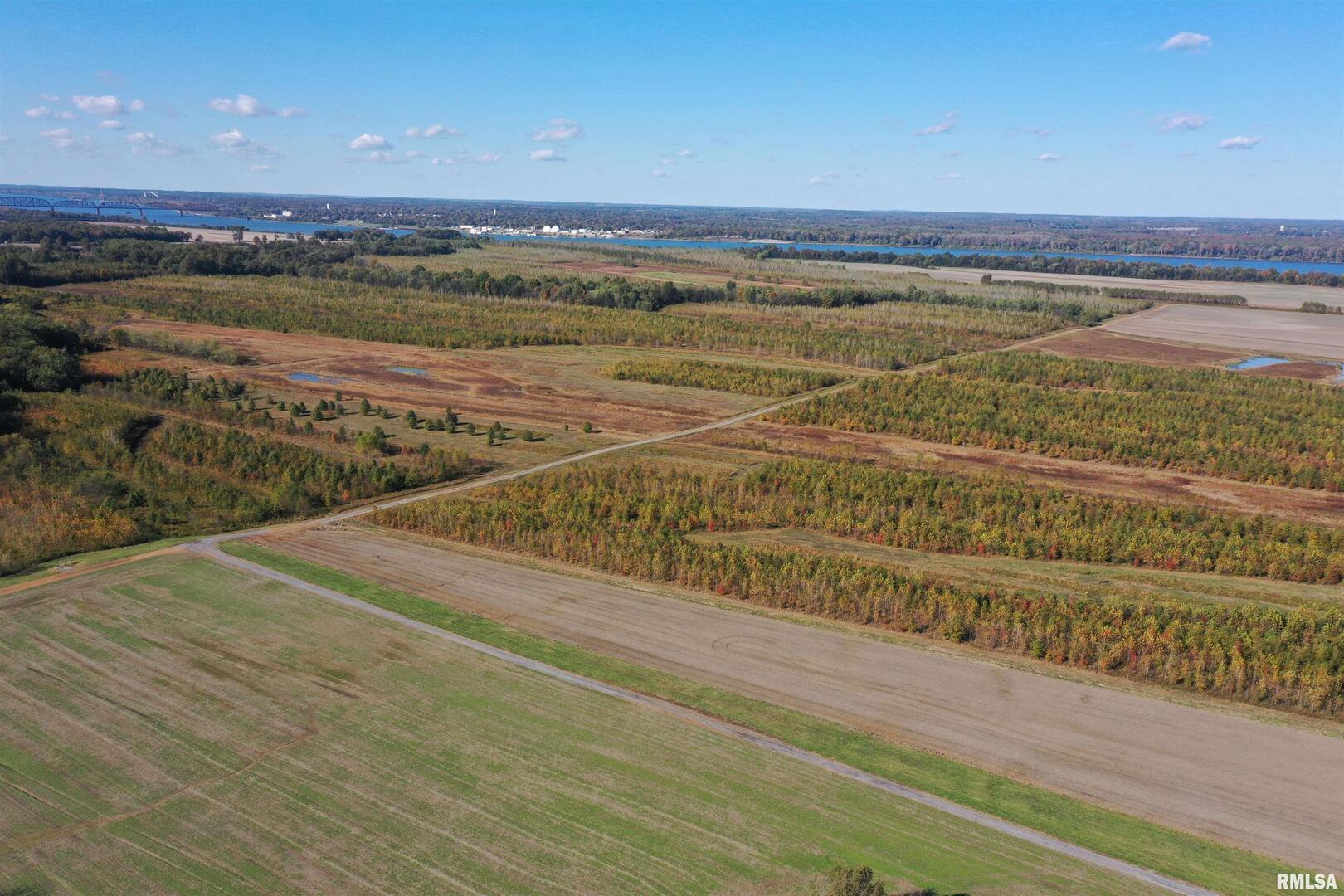 5465 Noble Road Paducah, KY 42001 - Photo 52 of 60 a view of an ocean and city