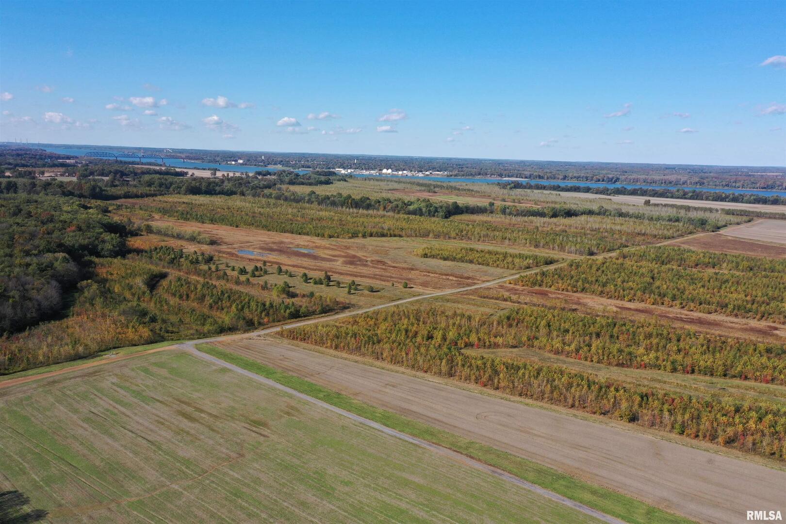 5465 Noble Road Paducah, KY 42001 - Photo 53 of 60 a view of an ocean and beach