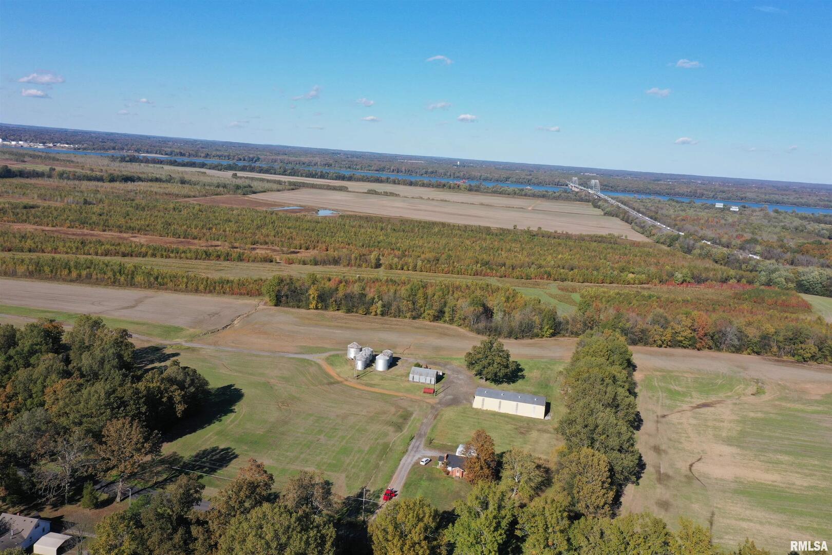 5465 Noble Road Paducah, KY 42001 - Photo 56 of 60 a view of an ocean and beach