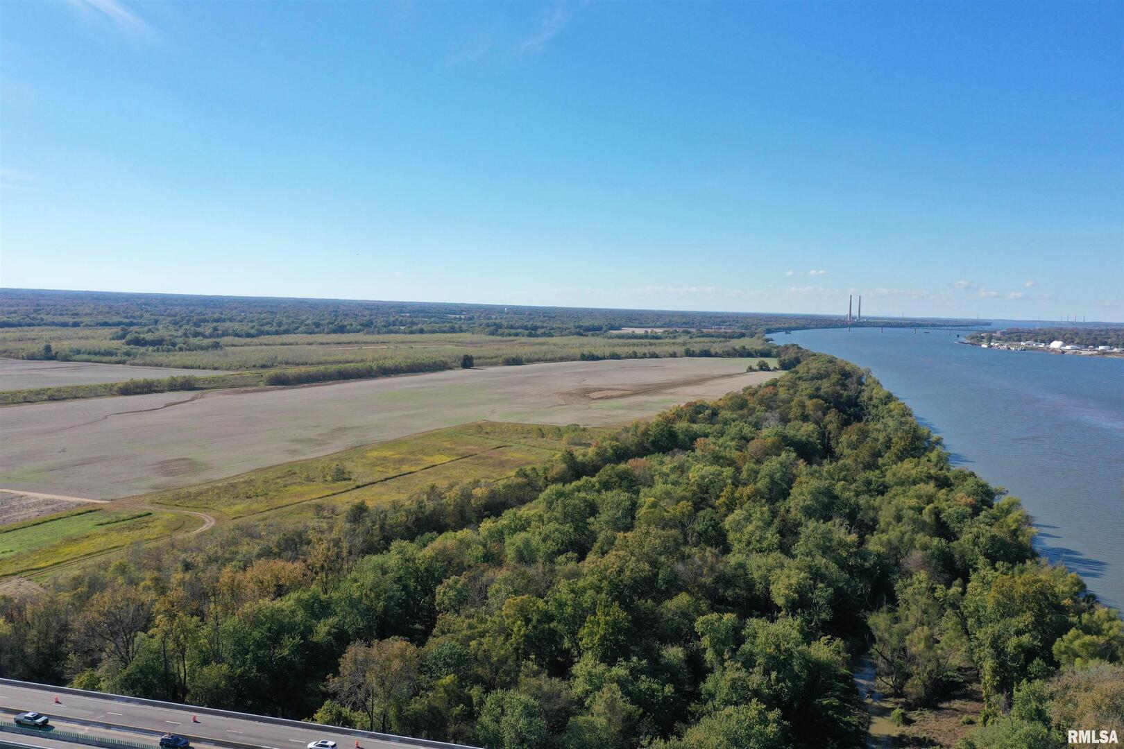 5465 Noble Road Paducah, KY 42001 - Photo 9 of 60 a view of an ocean and beach