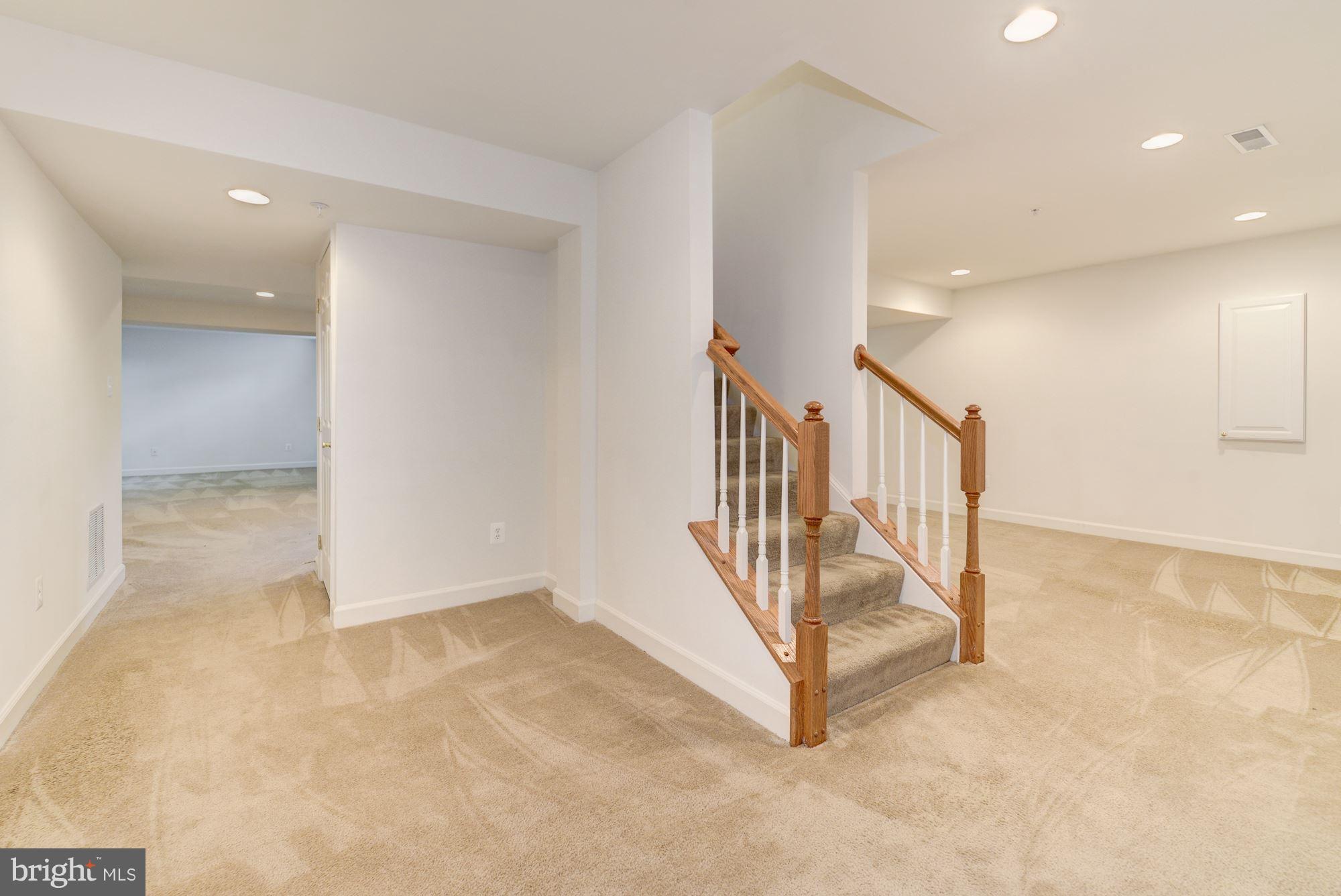 407 Potomac Ridge Drive Fort Washington, MD 20744 - Photo 22 of 30 an entryway in a hall with a hallway