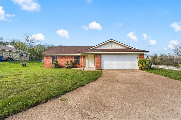 $265,000 | 614 Circle Creek Drive, Hewitt, TX 76643