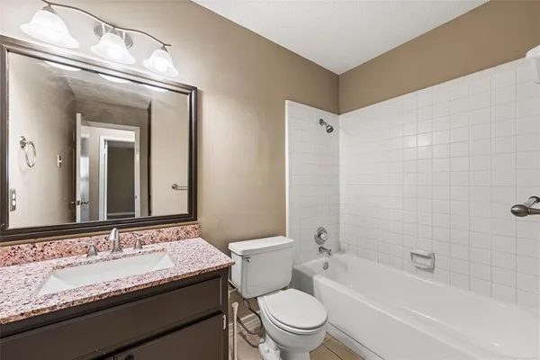 $250,000 | 614 Circle Creek Drive, Hewitt, TX 76643