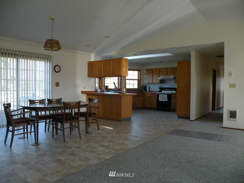 166 Camp 1 Road Raymond, WA 98577 - Photo 9 of 17 Gallery Image 9