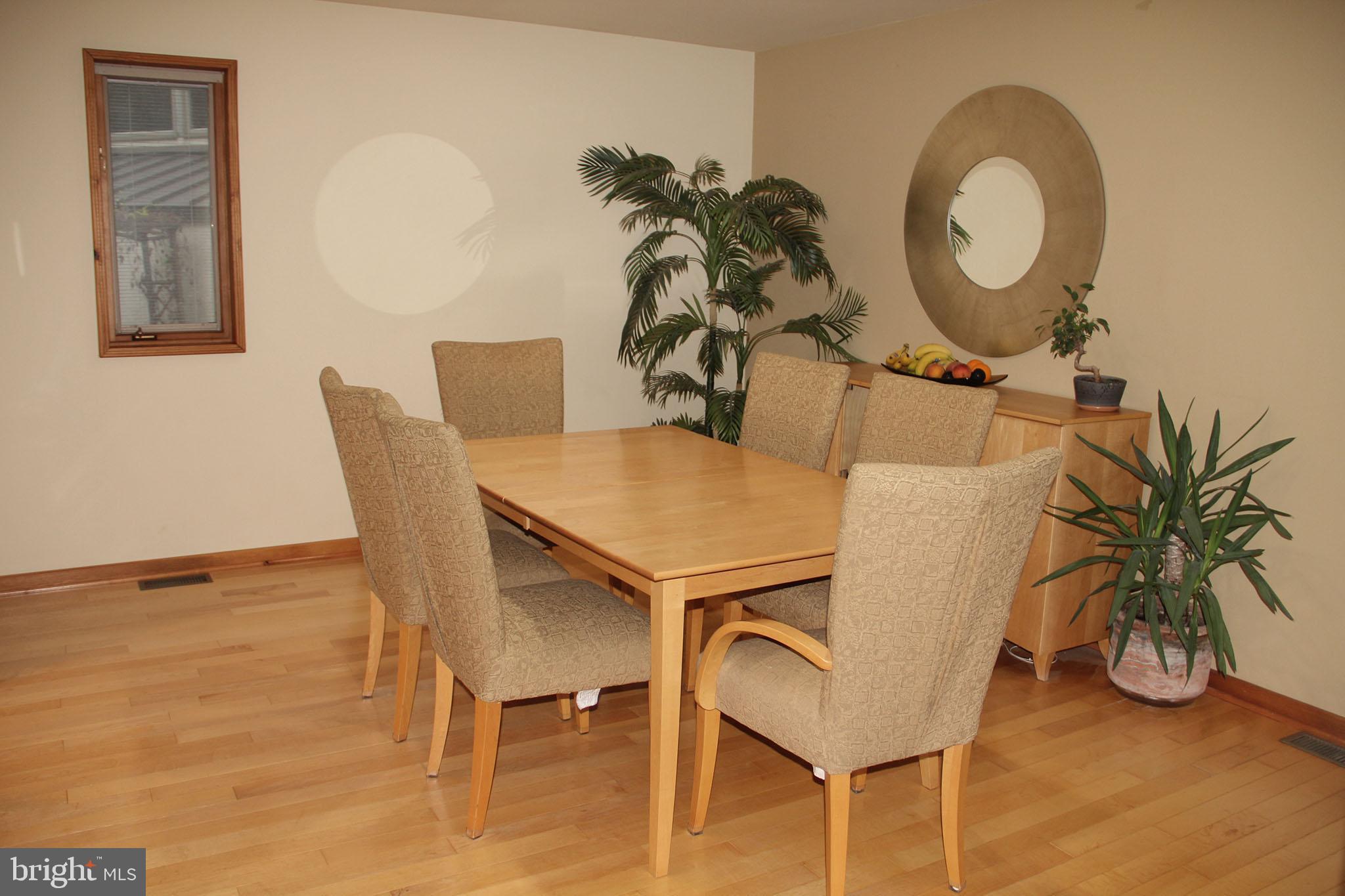 261 Clemens Road Harleysville, PA 19438 - Photo 7 of 37 Dining room