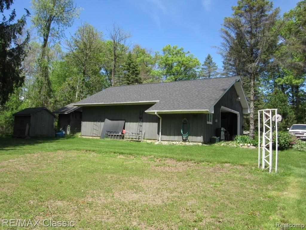 1212 Rose Center Road Fenton, MI 48430 - Photo 4 of 24