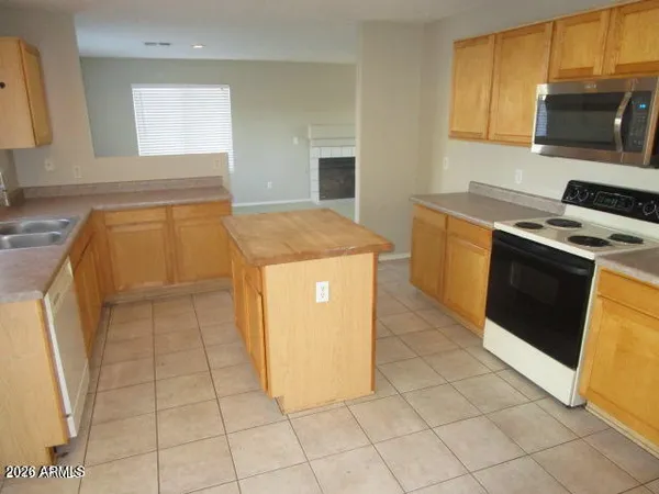 $2,095 | 16044 West Adams Street, Goodyear, AZ 85338