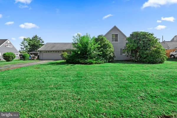 $359,900 | 36 Shadywood Road, Levittown, PA 19056