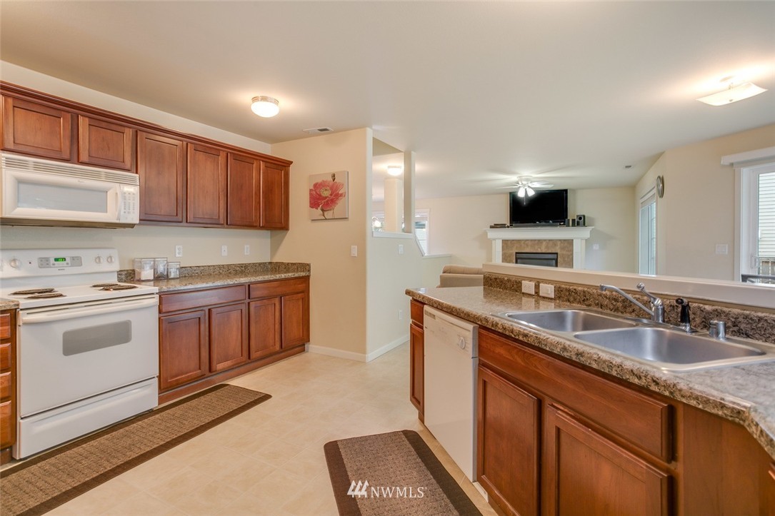 1424 191st Place Southeast Bothell, WA 98012 - Photo 12 of 23
