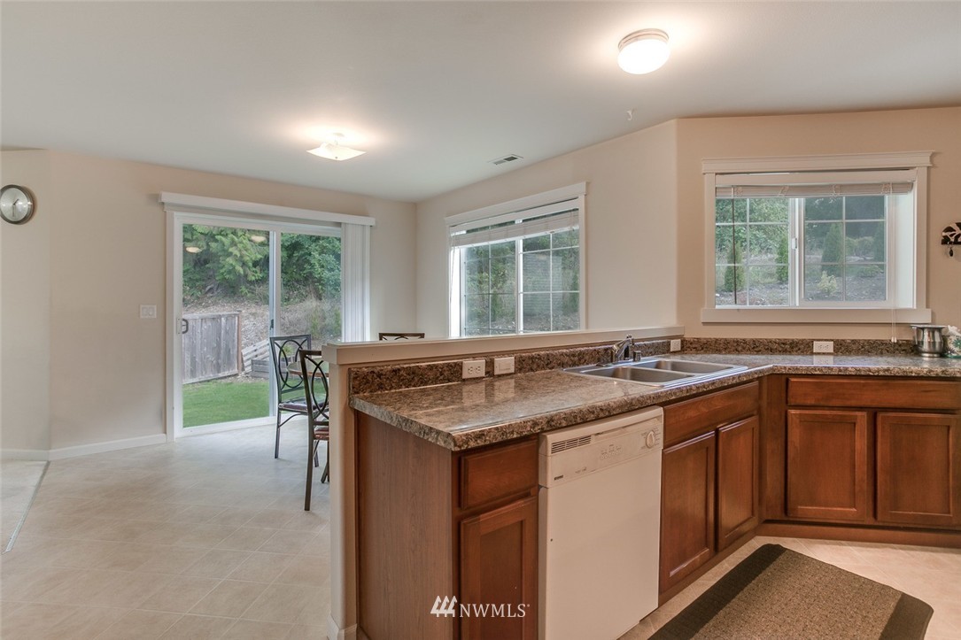 1424 191st Place Southeast Bothell, WA 98012 - Photo 10 of 23