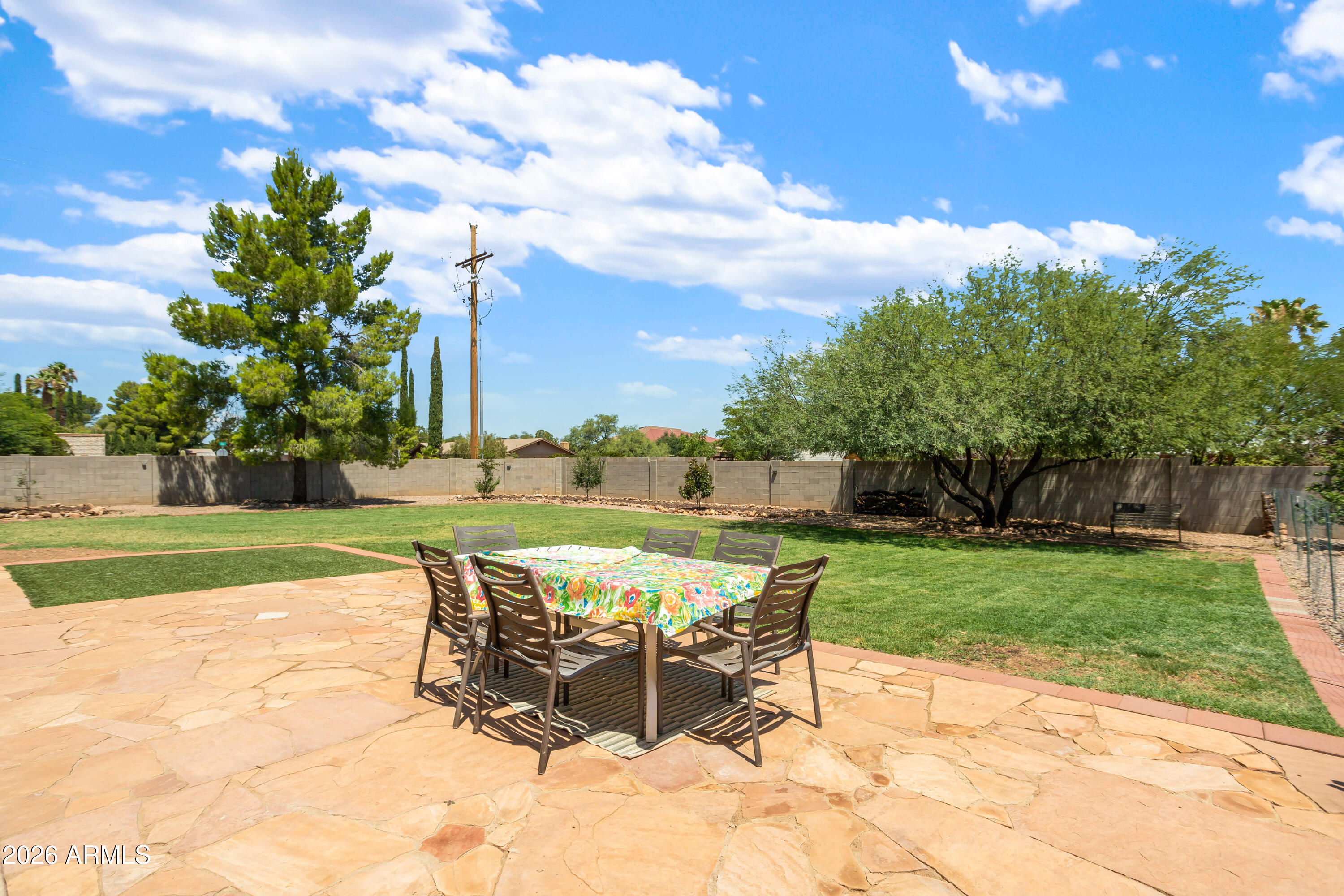 805 Suffolk Road Sierra Vista, AZ 85635 - Photo 43 of 49 back patio