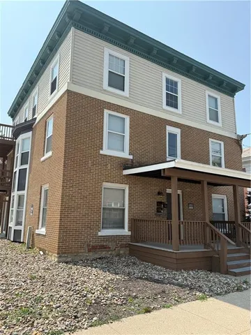 $378,000 | 106 Saratoga Avenue, Excelsior Springs, MO 64024