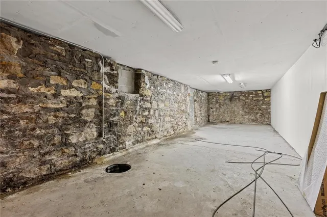 $378,000 | 106 Saratoga Avenue, Excelsior Springs, MO 64024