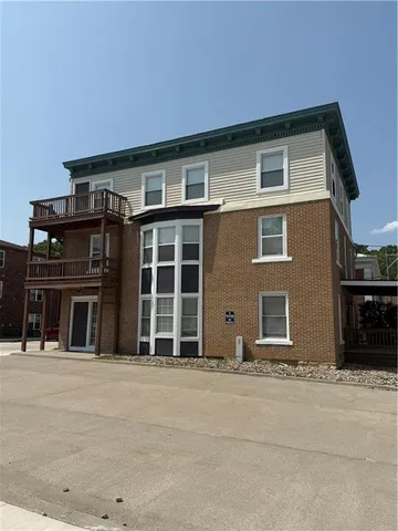 $378,000 | 106 Saratoga Avenue, Excelsior Springs, MO 64024